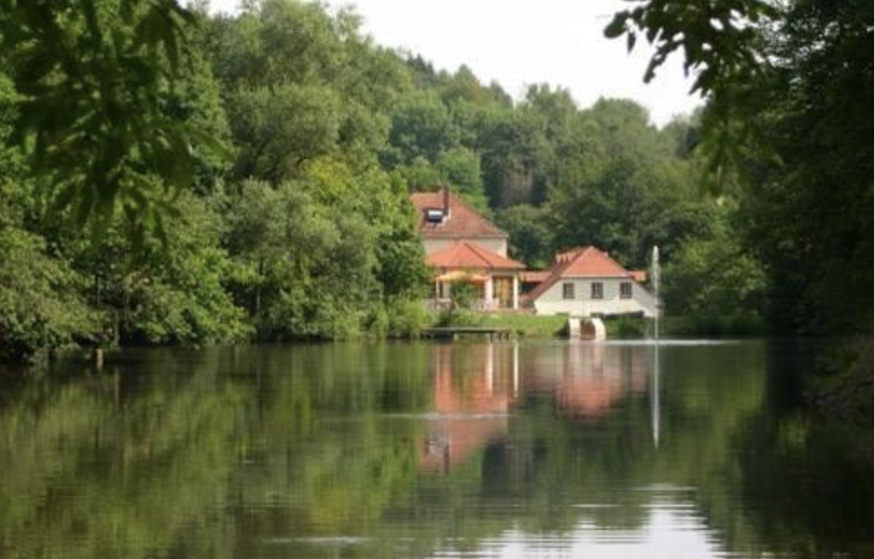 Neumühle-Haus am See